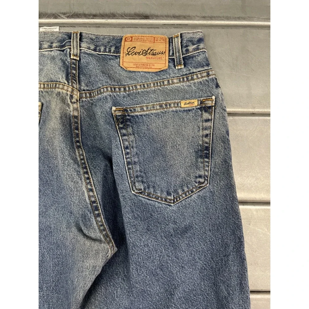Signature Levis Jeans 33X30‎ Blue Medium Wash Denim Regular Straight 100% Cotton